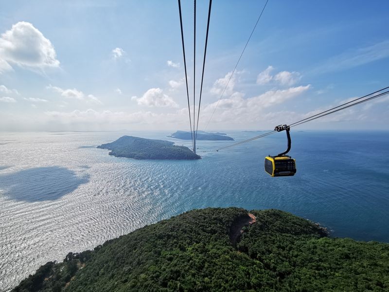 富國島有世界最長跨海纜車、越南最大野生動物園和遊樂園等各式景點。（星宇航空提供）