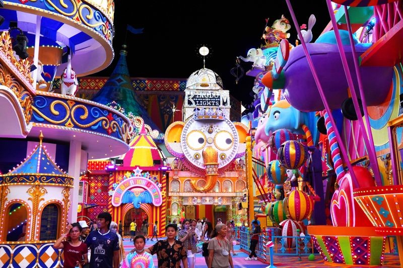 夢幻嘉年華為以泰國文化為主題的樂園號稱是「泰版迪士尼」。（燦星旅遊提供）