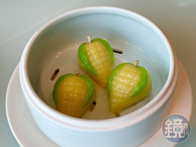 「黃金玉米蒸餃」外皮綿軟，玉米餡甜脆清爽。（160元／份）