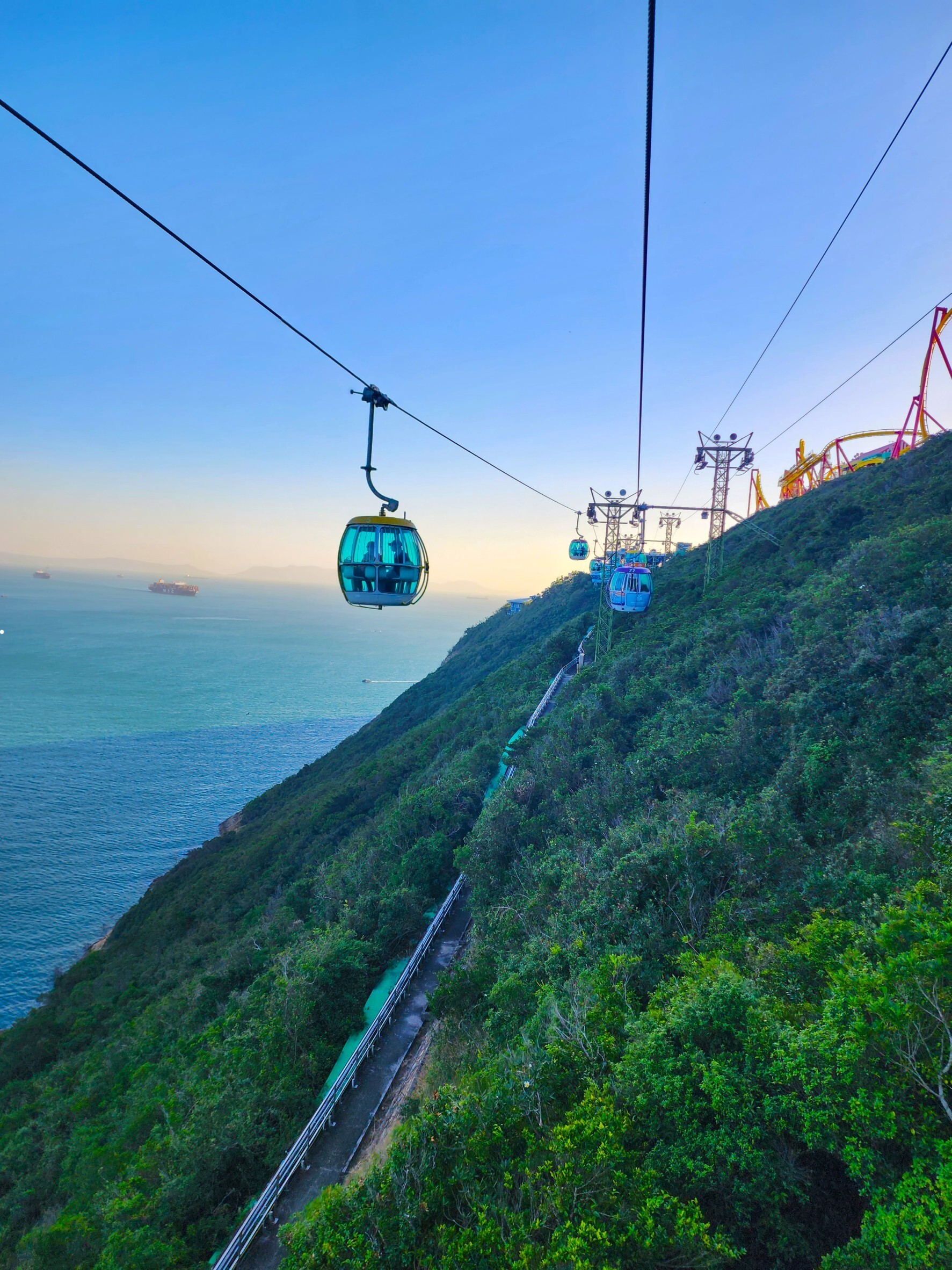 「香港海洋公園：一個充滿驚奇與樂趣的世界」