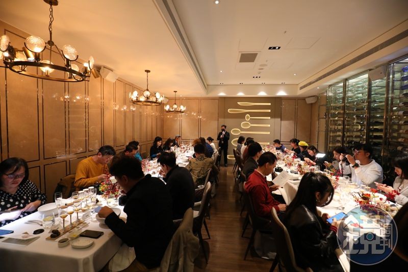 慕舍酒店引進西班牙連續17年榮獲米其林星級殊榮的餐廳渥達尼斯磨坊（Molino de Urdániz），為該餐廳全球唯一海外店。