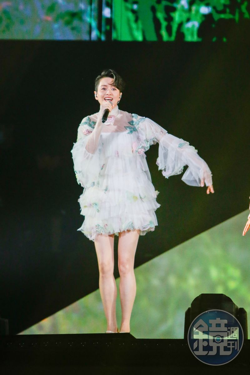 梁詠琪無預警宣布將在7月重返台北舉辦兩場side track演唱會。