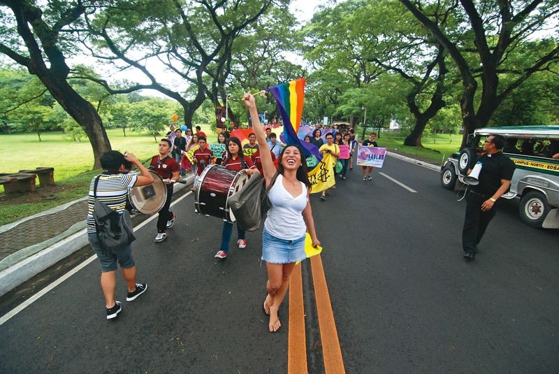 江松長合導的紀錄片《驕傲大選戰》，聚焦為LGBT族群發聲的菲律賓政黨Ladlad的競選活動。（Walking Iris Media提供）