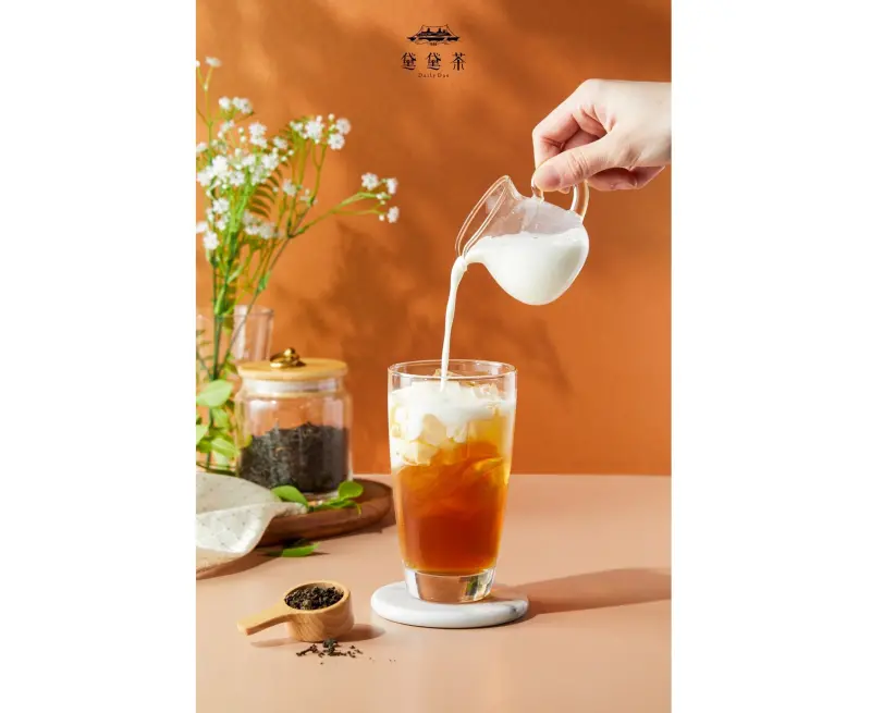 ▲黛黛茶歐風系飲品，茶湯與乳香的黃金風味，是時尚下午茶新選。（圖／黛黛茶提供）