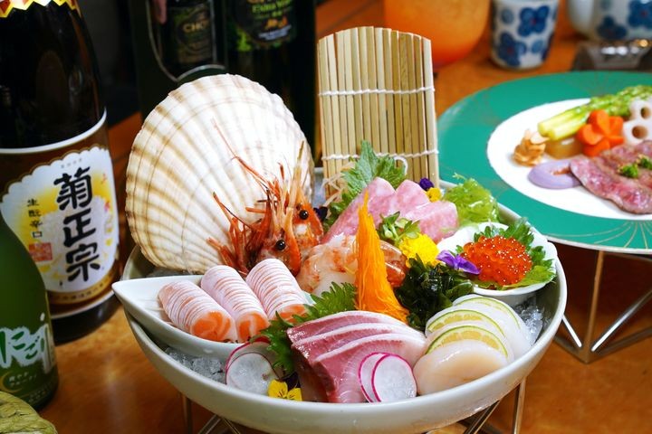 ▲鮮美的什錦刺身，是「海馬日本料理」必點招牌。　圖：名勝世界郵輪／提供