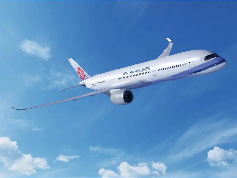 ▲購買台北福華住宿券，就可參加華航將於7月14日全新開航的西雅圖來回豪華商務艙機票抽獎，搶先搭乘最新款A350-900客機。（圖／華航提供）