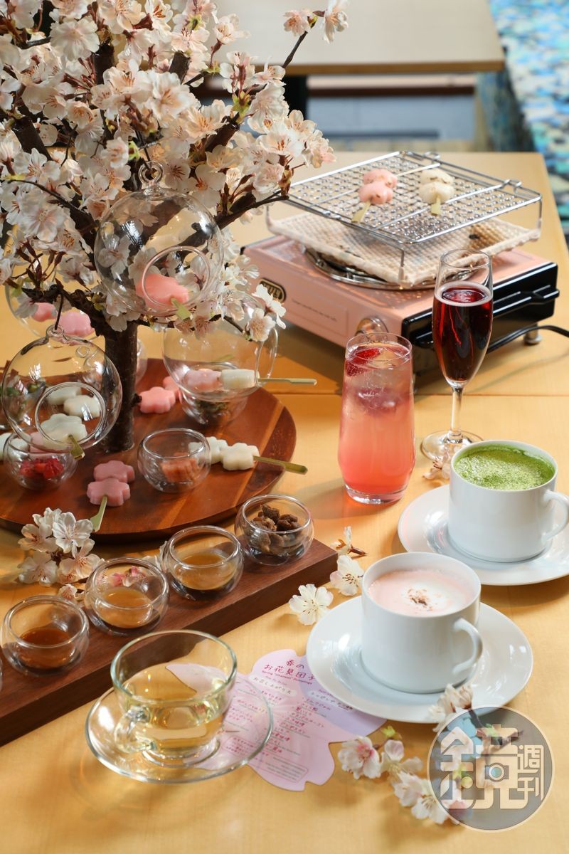 「花開美食─賞花丸子下午茶」讓住客自己動手烤丸子。