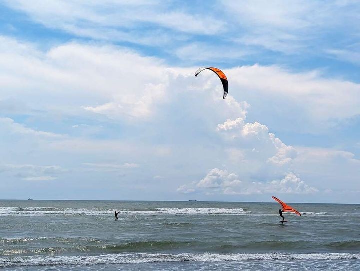 ▲多元戶外活動體驗－黃金海岸風箏衝浪。　圖：台南市政府觀光旅遊局／提供