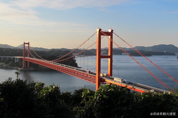 從田平公園眺望大紅色平戶大橋的風景