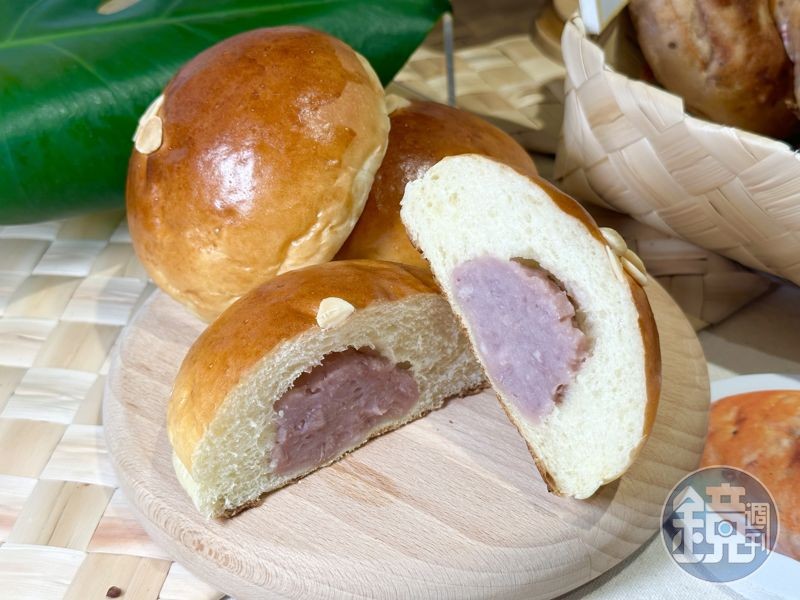 「福爾摩沙芋泥包」是很典型的芋泥麵包，但甜度有降低，比較不容易膩。（46元／個）