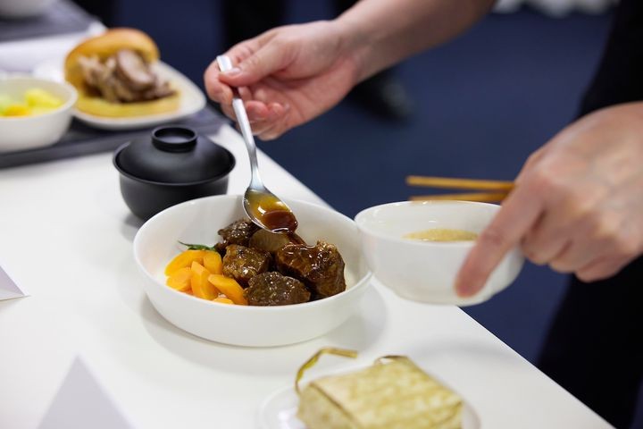 ▲台北直飛西雅圖航班可享用名廚梁子庚設計的風味餐點。　圖：達美航空／提供