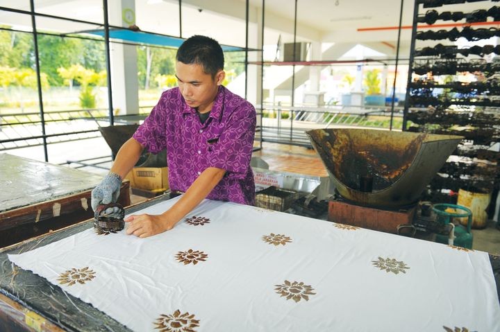 ▲峇迪蠟染傳統工藝。　圖：馬來西亞觀光局／提供