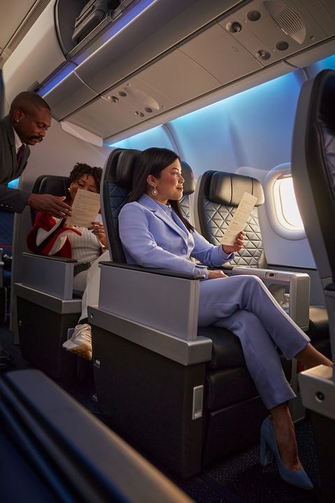 ▲達美尊尚客艙Delta Premium Select座位更寬敞背椅傾斜度也更大。　圖：達美航空／提供