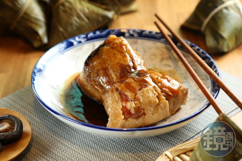 施繡鸞的好口碑肉粽不只有帝王粽，還有八寶干貝粽、台南肉粽、花生粽等等。