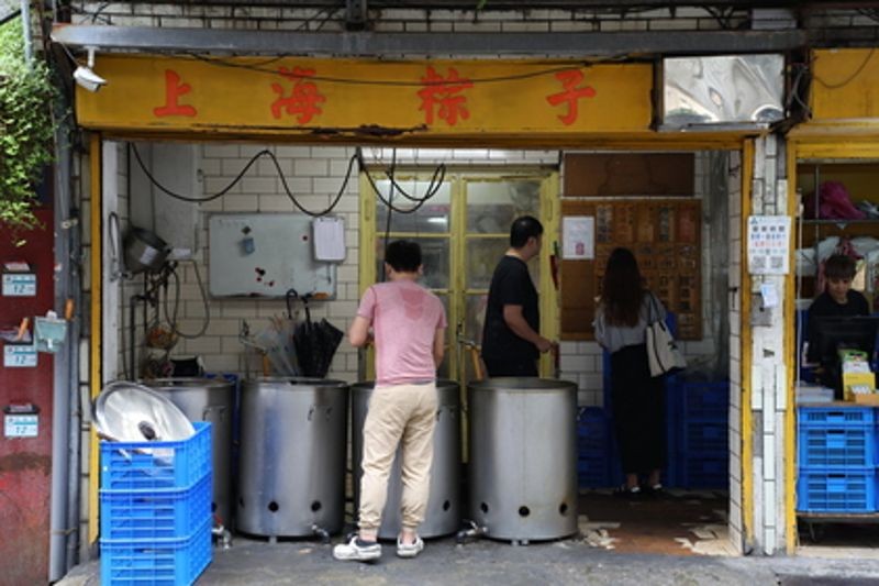 「施正行上海粽子店」有了年輕接班人」一切顯得生氣勃勃。