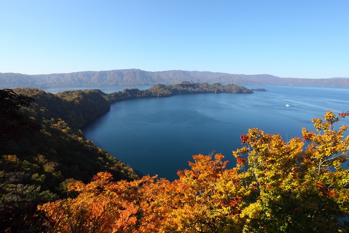 十和田湖四季美景如畫，值得多次重遊感受不同面貌。　圖：青森縣／提供