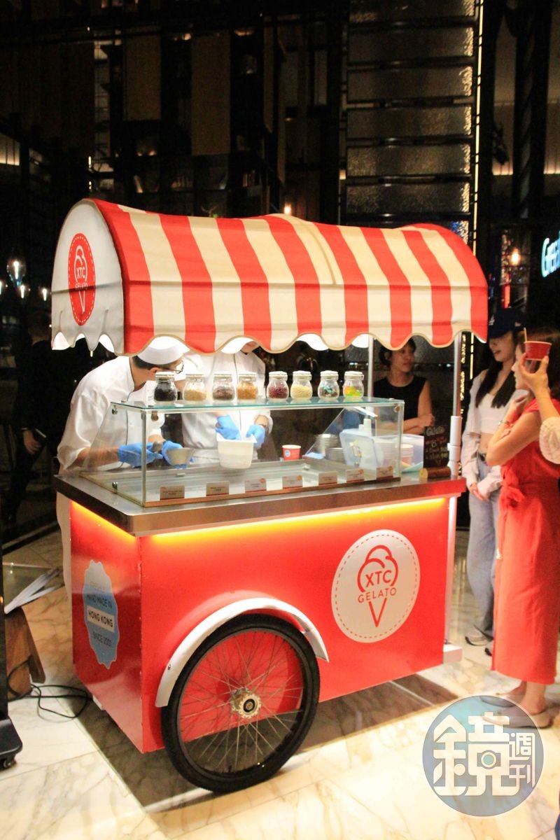 Mirage Bar & Restaurant入口處的可愛Gelato餐車，吸引許多來往住客。