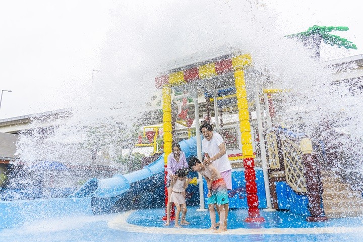 ▲戲水設施「防濺墊 Splash Pad」一天的用水量達約192噸。 圖：©2024 The LEGO Group. LEGOLAND is a part of Merlin Entertainments Ltd /提供