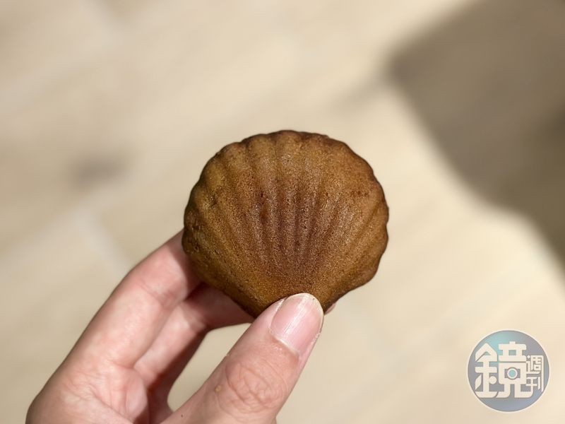 「無花果咖啡瑪德蓮」能嘗到咖啡與肉桂香氣，還有無花果乾籽的脆脆口感。