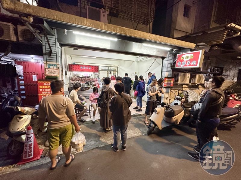 板橋名店「大碗公當歸羊肉」去年曾因租約到期而歇業，強勢回歸後，讓鐵粉相當開心。