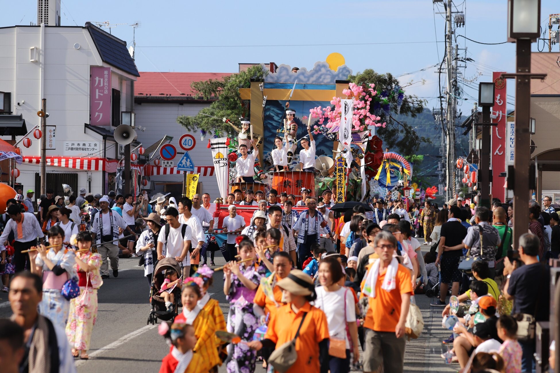 ▲二戶祭今年出場的山車有8台，拉動山車時所發出的「YOISA！YOISA！」，讓現場氣氛大為沸騰！　圖：岩手縣／提供