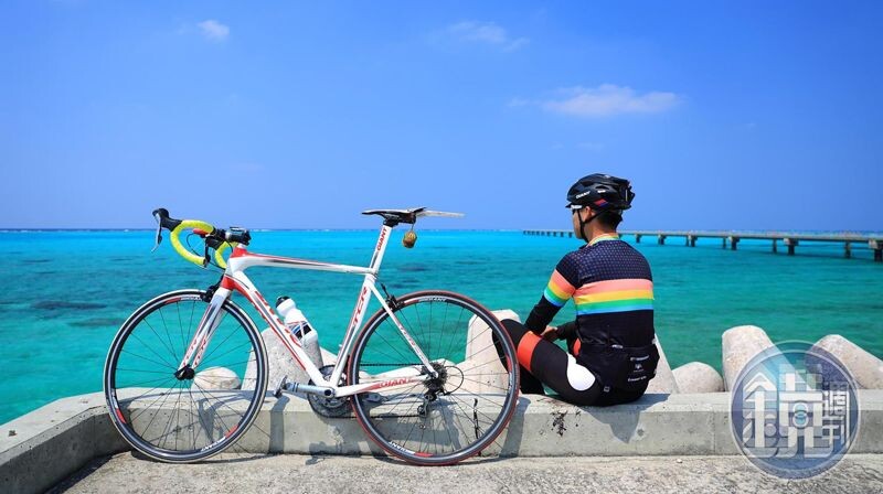 宮古島以繽紛多層次的湛藍海水吸引無數旅人。