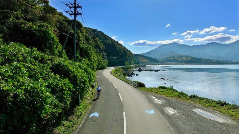 「若狹灣自行車道」全長有126公里，一路規劃完善的租借及休憩站服務。（福井縣政府提供）