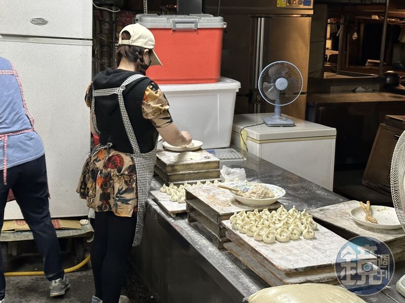 水餃都是現場壓皮、包餡，不經過冰箱，口味很新鮮。