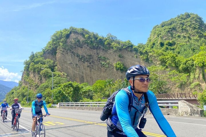 ▲騎乘路線中荖濃溪沿畔美景相伴。　圖：茂林國家風景區管理處／提供