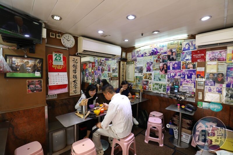 店內食堂用餐空間不大，僅有桌子兩三張，想內用建議避開用餐時段前往。