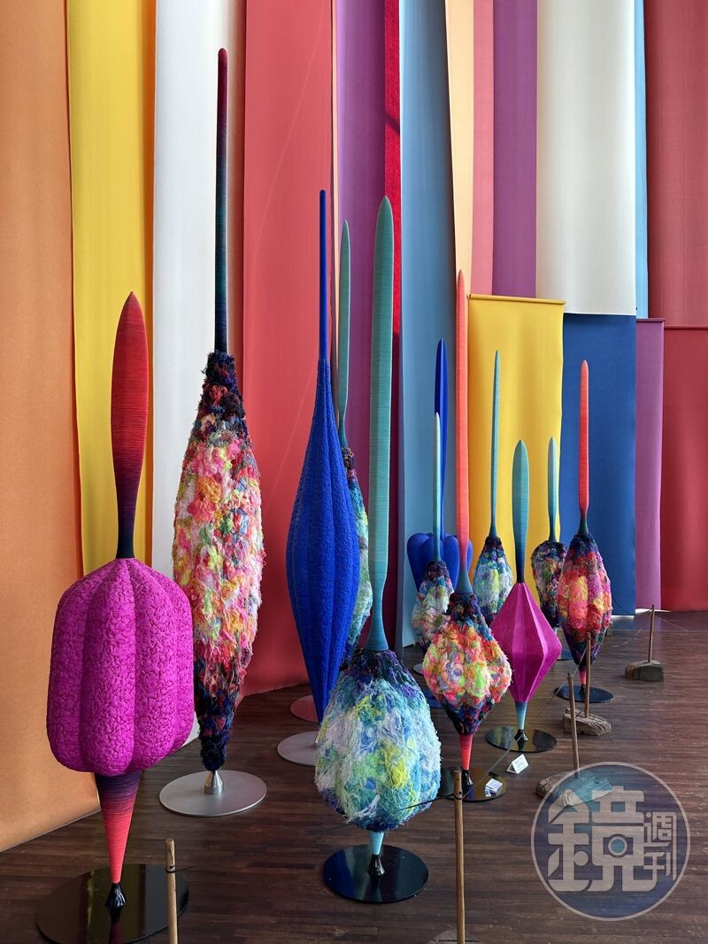 室內展區目前有許多毛線編織類作品。
