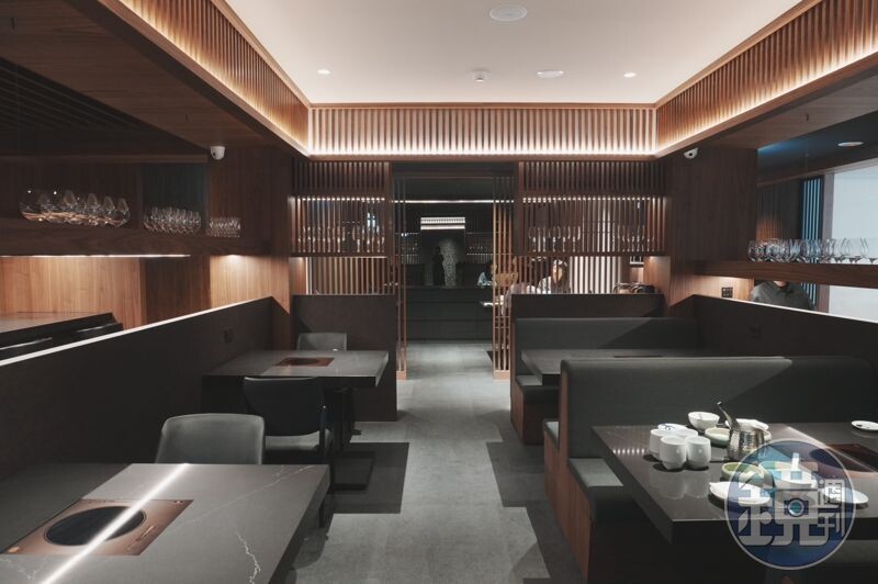 「SHABU ZEN」空間低調簡約,以自然石材、木材為空間主體。