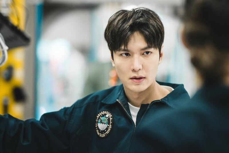 李敏鎬為了演出太空人的角色,特地接受專業太空訓練。(Netflix提供)