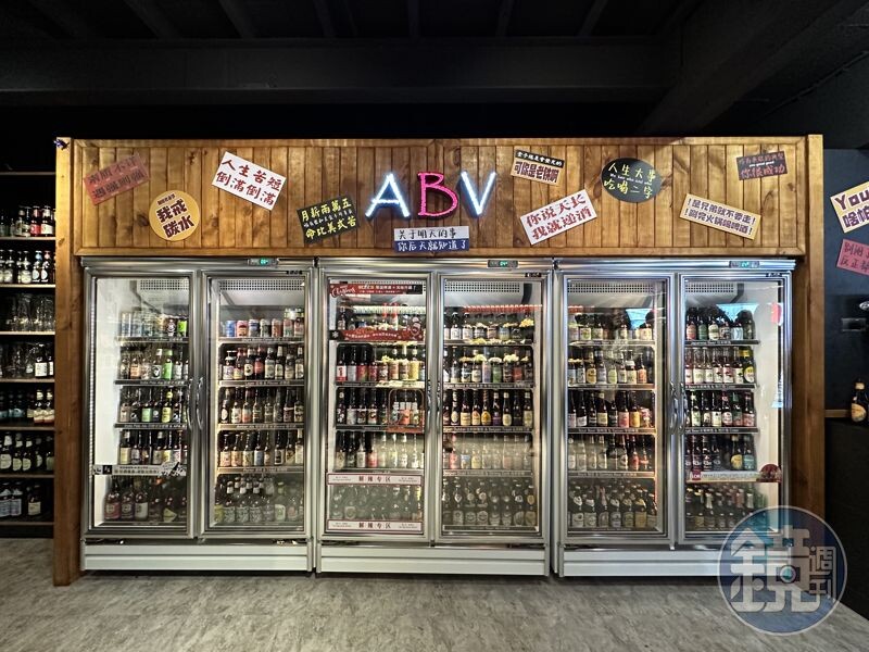 ABV餐飲集團任一間分店,必定會有超過300款精釀啤酒讓客人選。