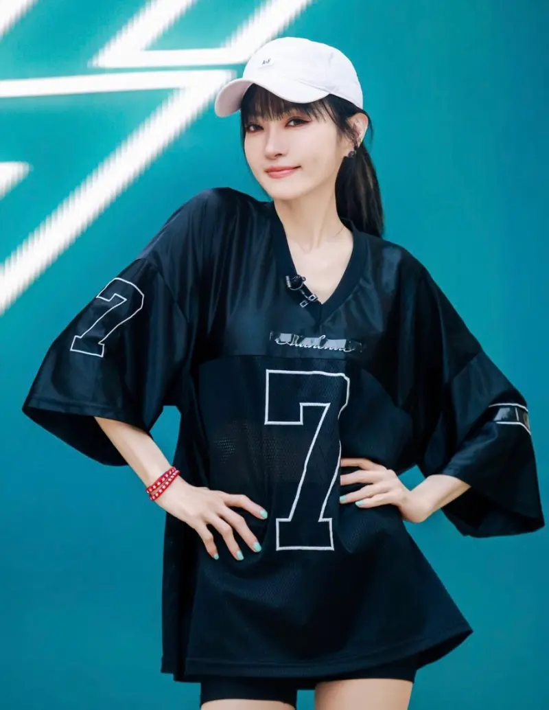 ▲謝金燕今年4月參加中國大型綜藝實境節目《乘風2024》,正式打開對岸演藝市場,再攀演藝事業高峰。(圖/翻攝自謝金燕IG)