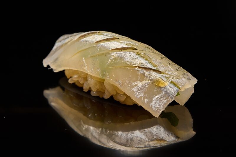 口感脆彈的水針,很考驗處理功夫。(鮨嘉仁提供)