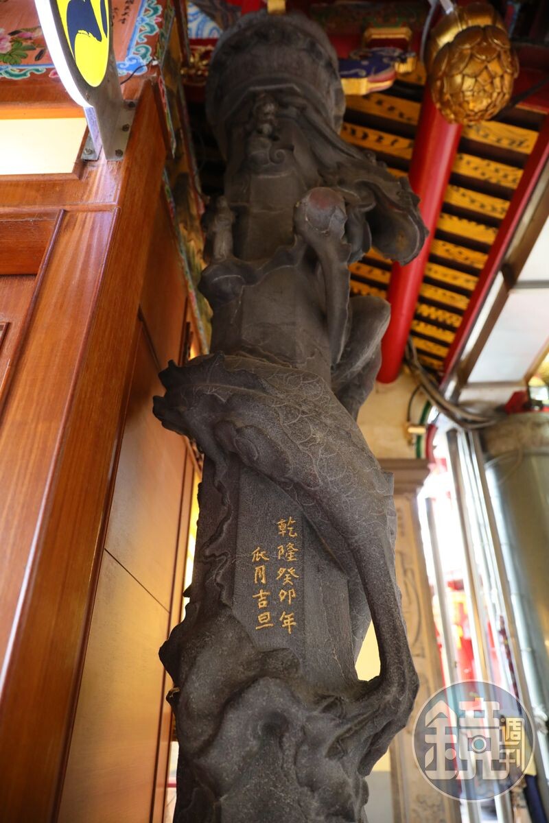 廟宇留存了歷代碑刻與石雕，最老的龍柱甚至可追溯至乾隆48年。