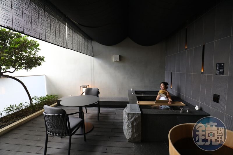 每個樓層僅有一間的景觀套房「花園和洋套房」,可獨享戶外三湯池。