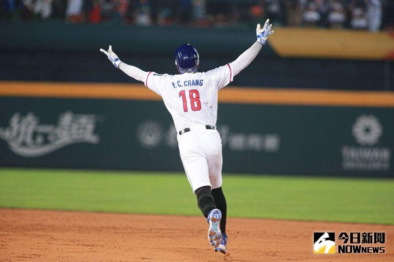 ▲WBC經典賽中華隊內野手張育成對荷蘭隊敲出致勝滿貫全壘打,今年有望續戰資格賽。(圖/記者葉政勳攝,資料照)