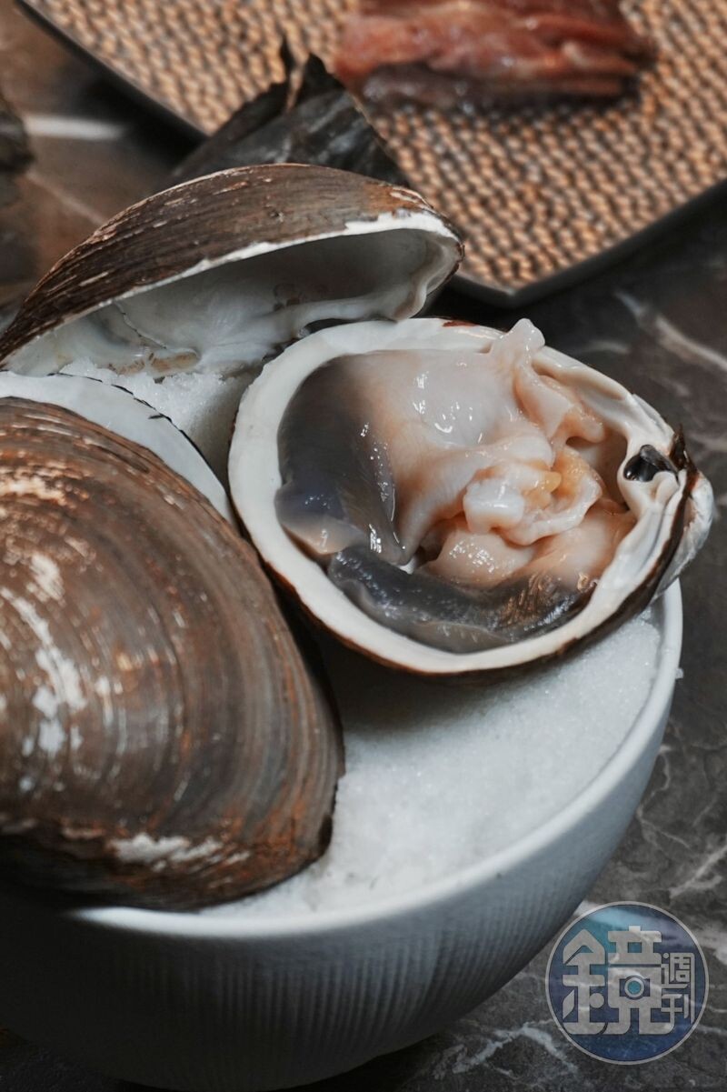 超大顆的北寄貝。燒烤後吃起來Q中帶脆,鮮味十足。