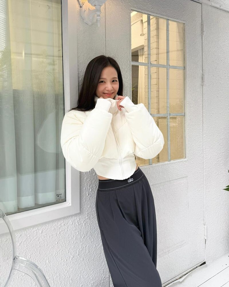 JISOO擁有許多忠實粉絲,這是她第一次舉辦個人粉絲演唱會。(翻攝JISOO INS)