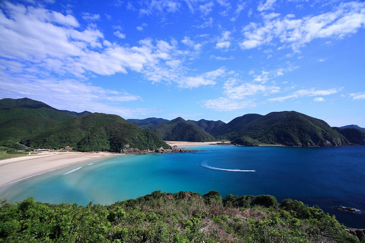 五島代表性的高濱海水浴場,以美麗的白沙灘聞名