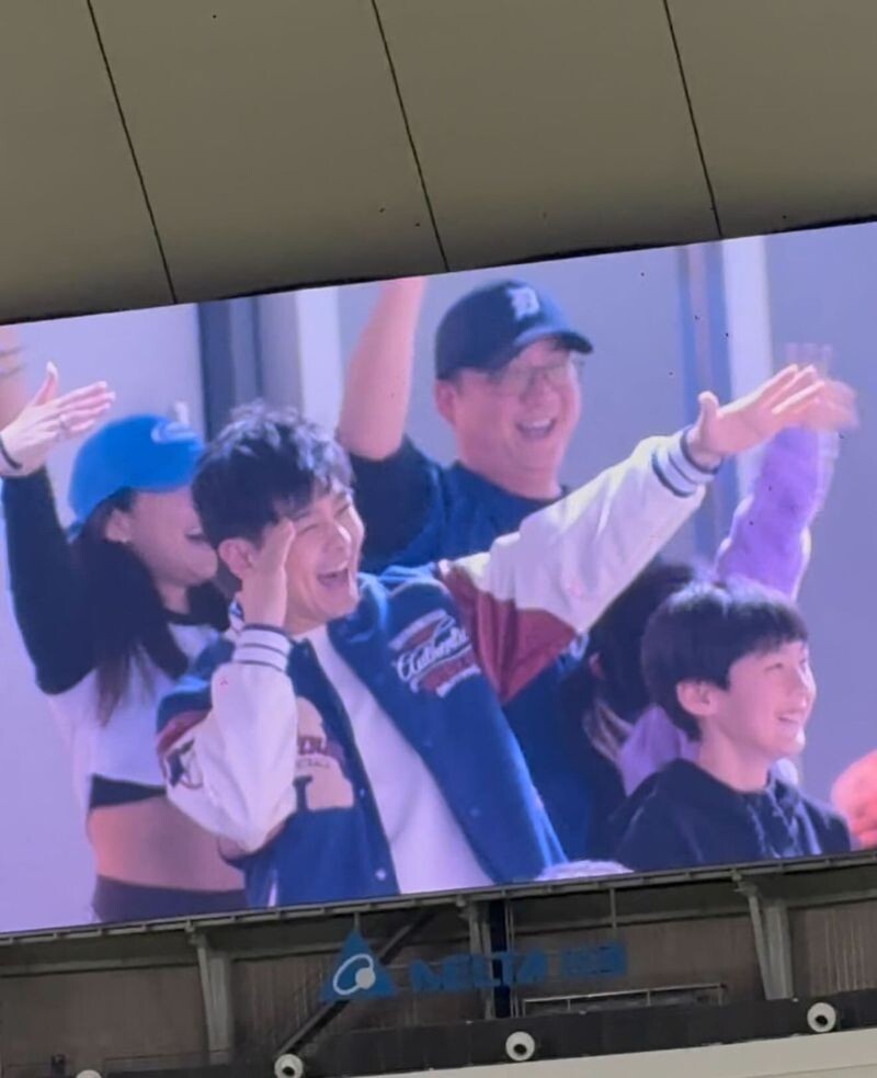 林志穎登上大螢幕引起現場球迷驚喜。(葉婉如翻攝)