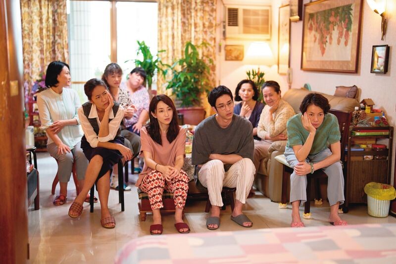 李念修田調收集抱怨婆婆、小姑的話題,以喜劇風格呈現婚姻中的許多無奈。(Netflix提供)