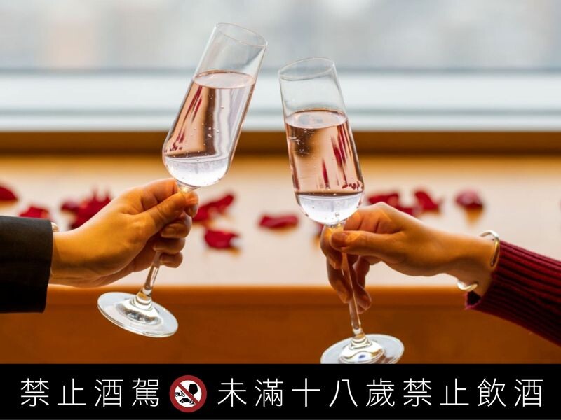 台北遠東香格里拉即日起至3月16日推出「香戀時刻」情人節寵愛假期,每晚9,200元起,打造專屬戀人的浪漫儀式感體驗。(台北遠東香格里拉提供)