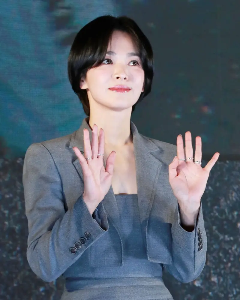 ▲宋慧喬接演Netflix新劇《慢慢地,強烈地》,在劇中她經歷過大風大浪,是一個內心相當堅強的角色。(圖/宋慧喬IG)