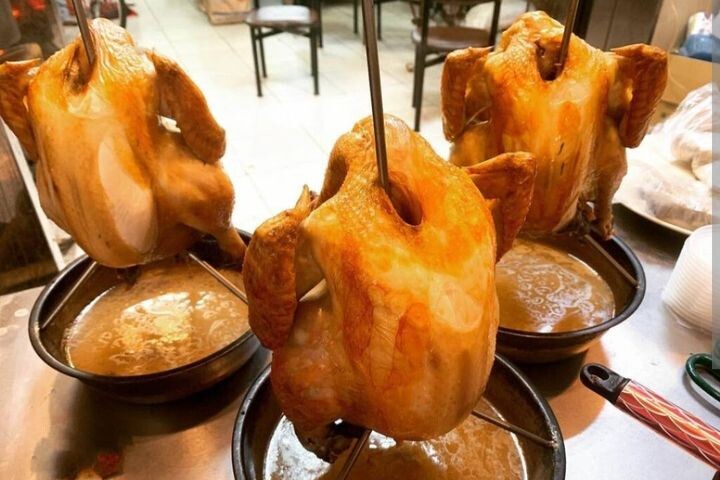 ▲關子嶺溫泉區擁有百年歷史的泥湯、知名的桶仔雞美食。　圖：臺南市政府觀光旅遊局／提供