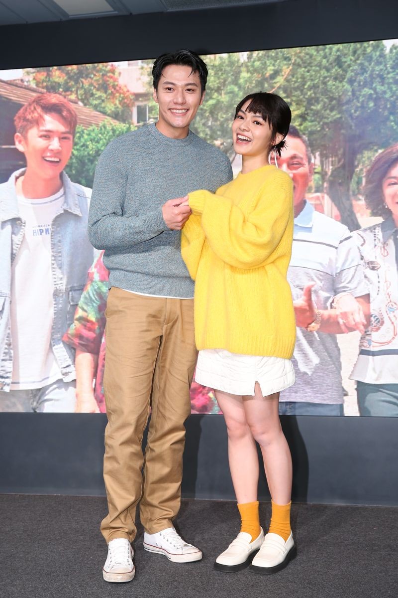 柏妍樺（右）參演不少八點檔，曾在《阿叔》中跟張睿家（左）合作，二人一同出席粉絲見面會。