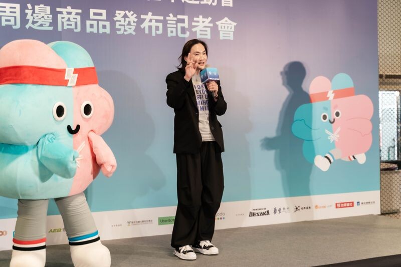 錢薇娟透露自己最喜愛的周邊商品就是「壯寶系列」。（北市府提供）