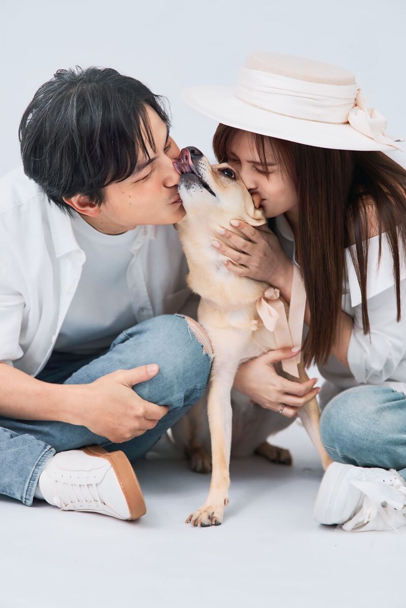 孫協志今天在臉書發文釋出更多一家三口的婚照。(翻攝自孫協志臉書)